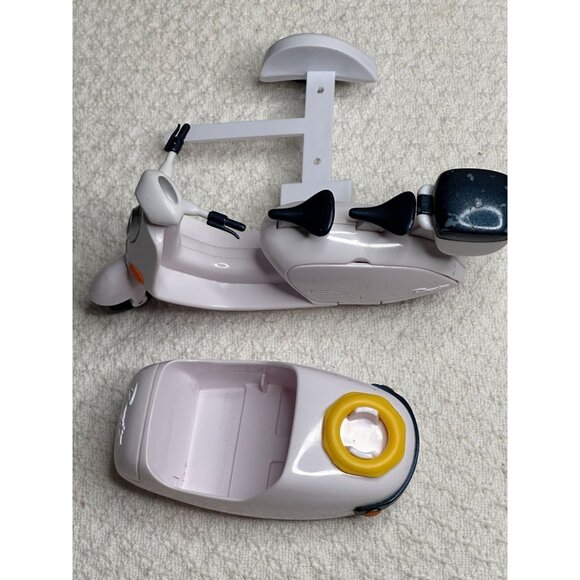 Bratz Lil Mini White 2 Seater Vespa Scooter Sidecar 6" Long Rare 2002 Toy girl - Picture 4 of 10